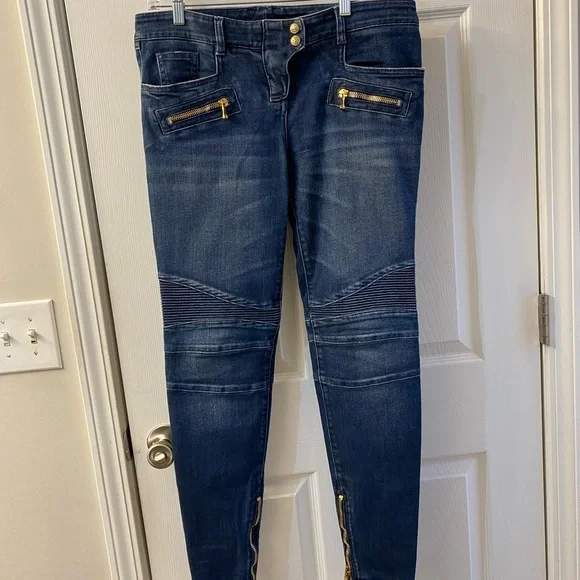 Balmain PARIS, Women’s jean pant size 42, US Women’s size 10, 11, no tears.